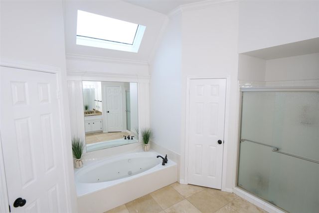 17707 Noble Oak Court, Houston, TX 77095