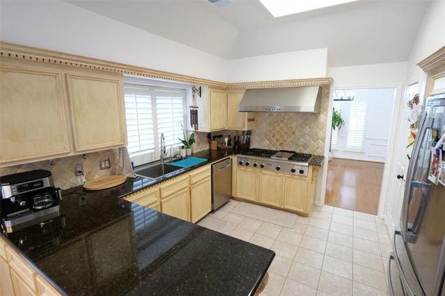 17707 Noble Oak Court, Houston, TX 77095