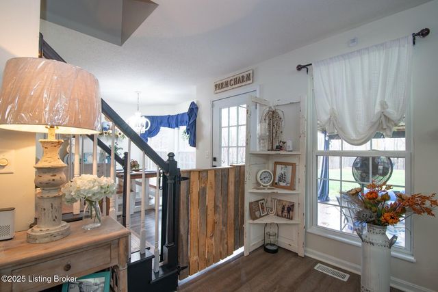 569 Arlington Dr, Elizabethtown, KY 42701