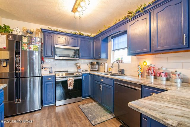 569 Arlington Dr, Elizabethtown, KY 42701