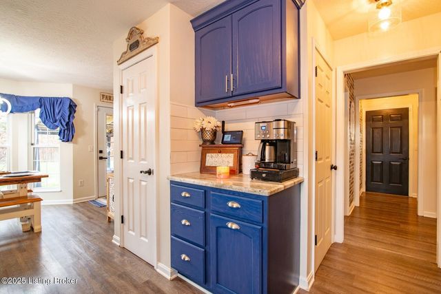 569 Arlington Dr, Elizabethtown, KY 42701