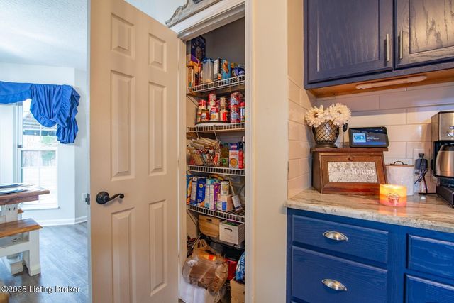 569 Arlington Dr, Elizabethtown, KY 42701