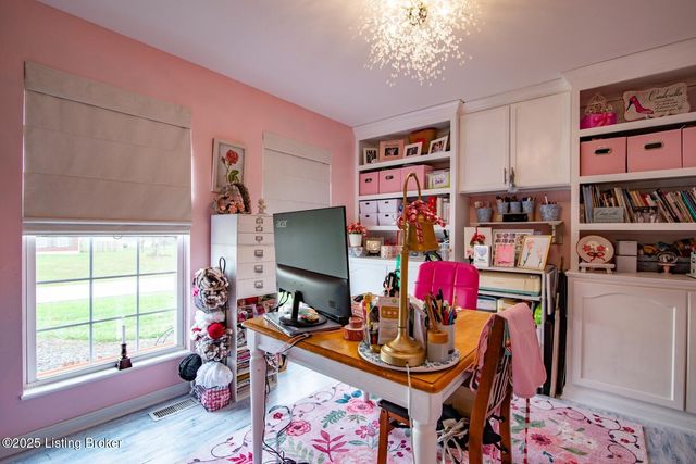 569 Arlington Dr, Elizabethtown, KY 42701