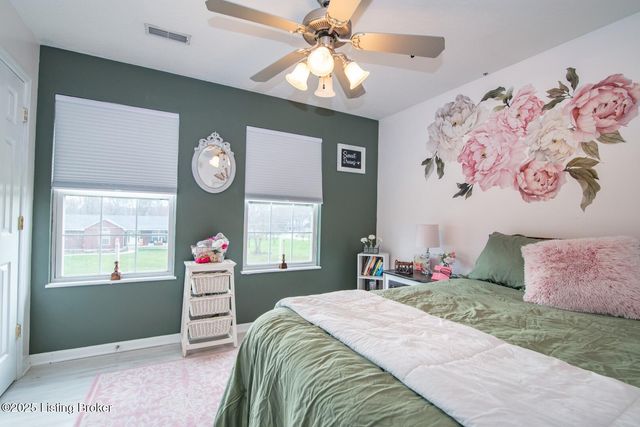 569 Arlington Dr, Elizabethtown, KY 42701