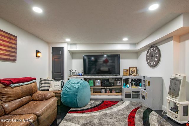 569 Arlington Dr, Elizabethtown, KY 42701