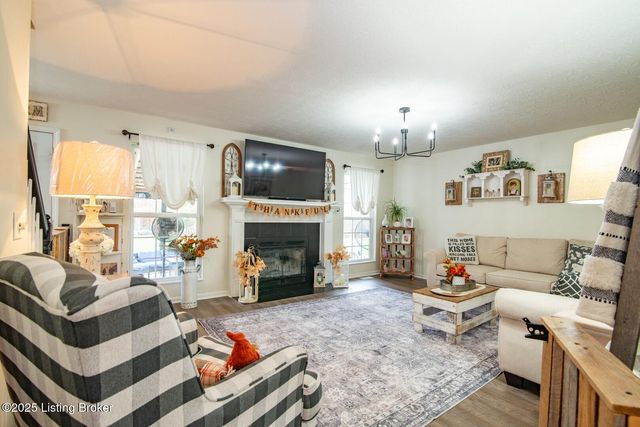 569 Arlington Dr, Elizabethtown, KY 42701