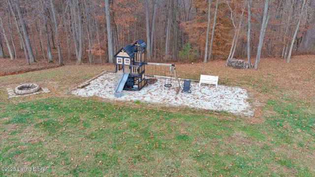 569 Arlington Dr, Elizabethtown, KY 42701