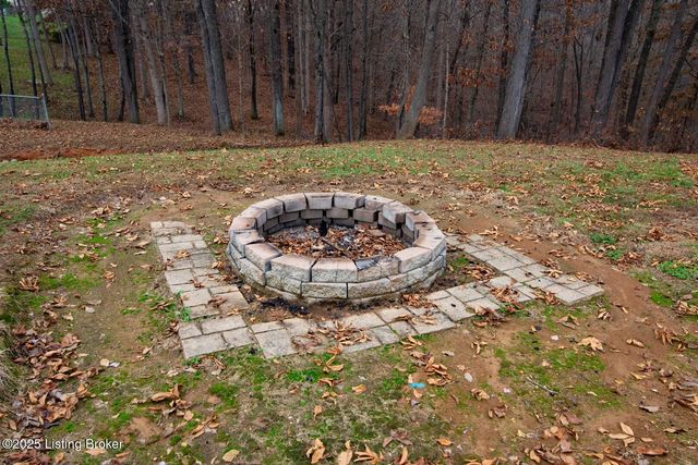 569 Arlington Dr, Elizabethtown, KY 42701