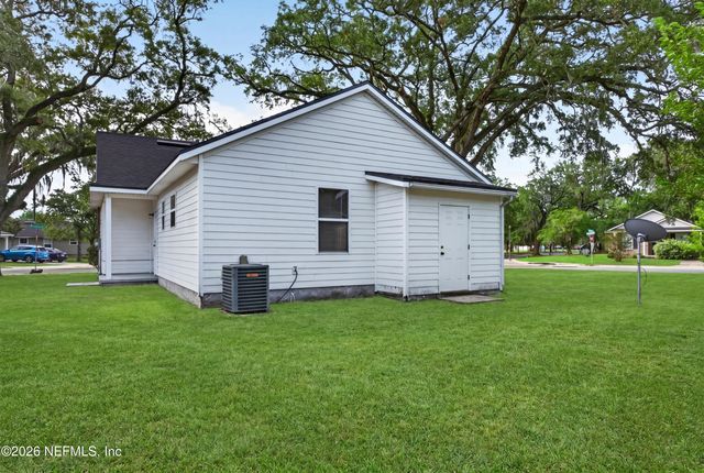 821 OAK ARBOR Circle, Jacksonville, FL 32206