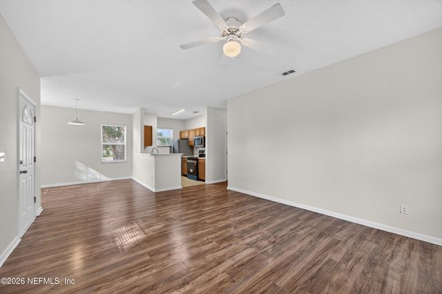821 OAK ARBOR Circle, Jacksonville, FL 32206