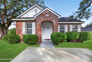 821 OAK ARBOR Circle, Jacksonville, FL 32206