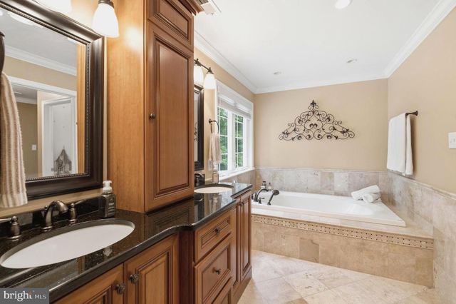 661 SAINT MATTHEWS RD, Chester Springs, PA 19425