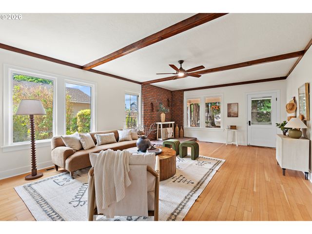 41601 Se VISTA LOOP Dr, Sandy, OR 97055