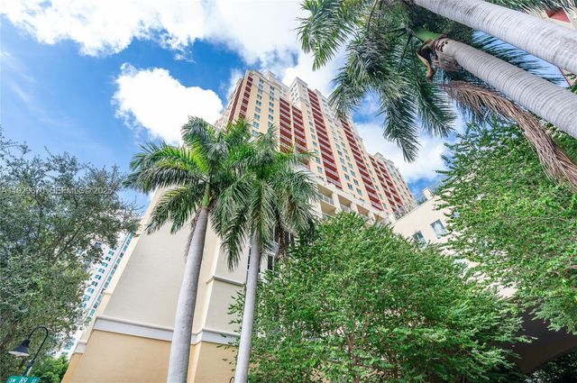 7350 SW 89th St 1702S, Miami, FL 33156