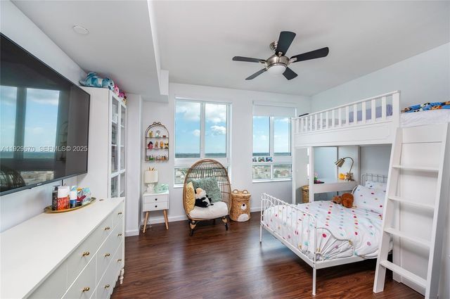 7350 SW 89th St 1702S, Miami, FL 33156