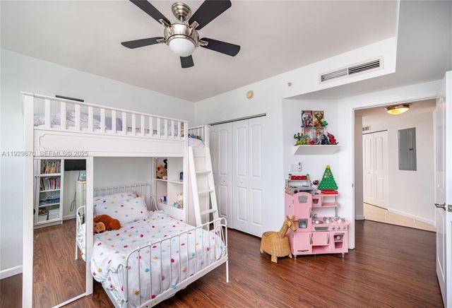 7350 SW 89th St 1702S, Miami, FL 33156