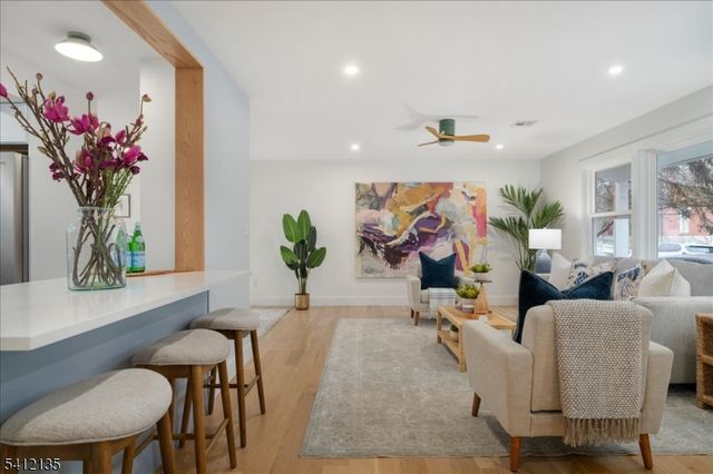 10 Perry St, Lambertville City, NJ 08530