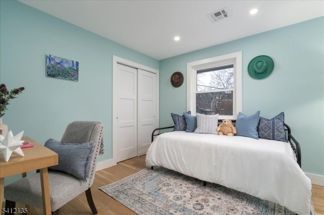 10 Perry St, Lambertville City, NJ 08530