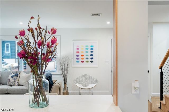 10 Perry St, Lambertville City, NJ 08530