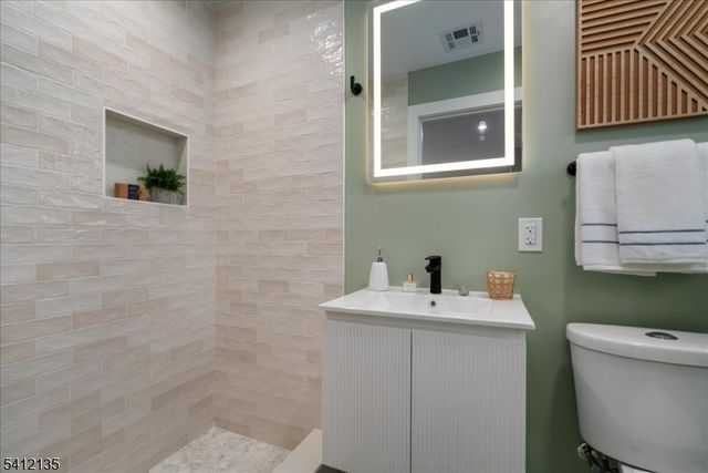 10 Perry St, Lambertville City, NJ 08530