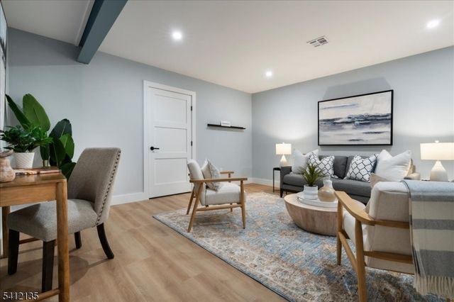 10 Perry St, Lambertville City, NJ 08530