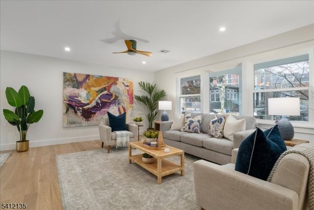 10 Perry St, Lambertville City, NJ 08530