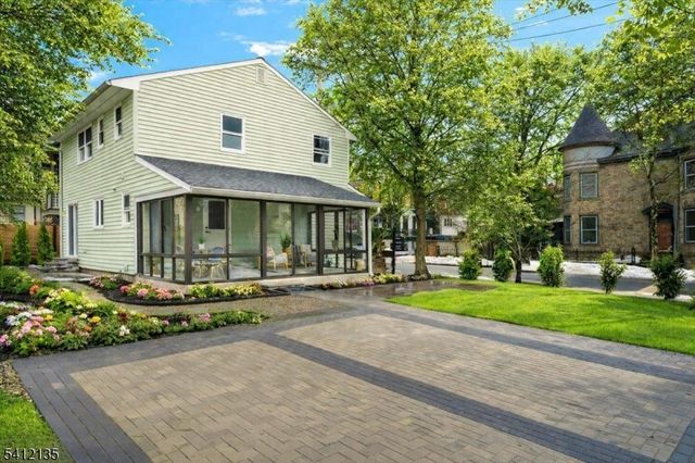 10 Perry St, Lambertville City, NJ 08530