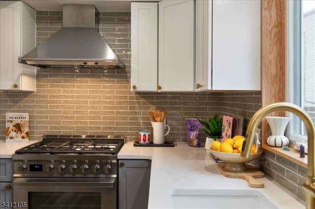 10 Perry St, Lambertville City, NJ 08530