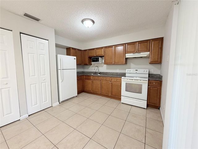 330 DOGWOOD AVENUE, Orange City, FL 32763