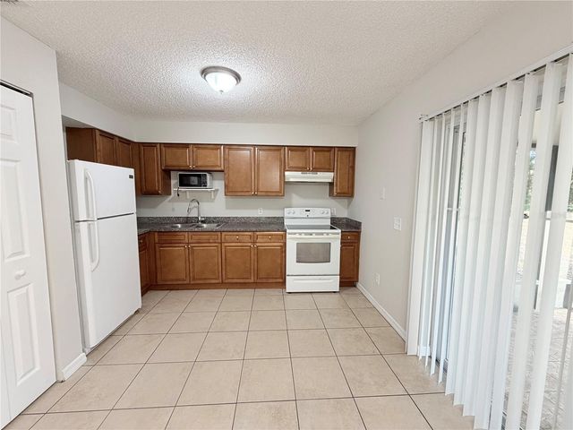 330 DOGWOOD AVENUE, Orange City, FL 32763