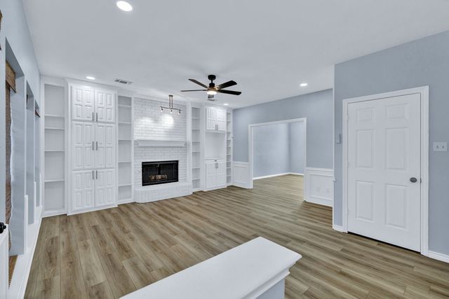 2505 Classic Court W, Bedford, TX 76021