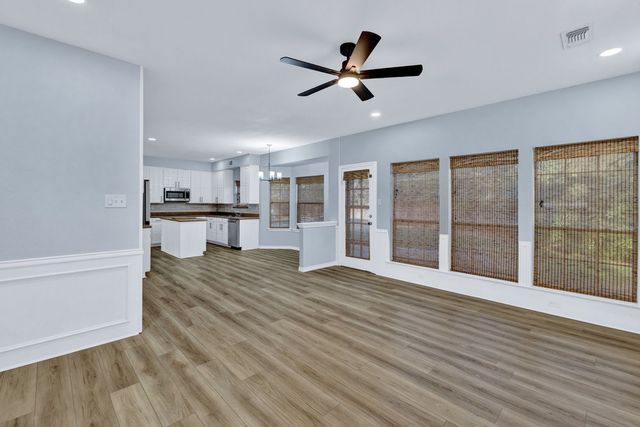 2505 Classic Court W, Bedford, TX 76021