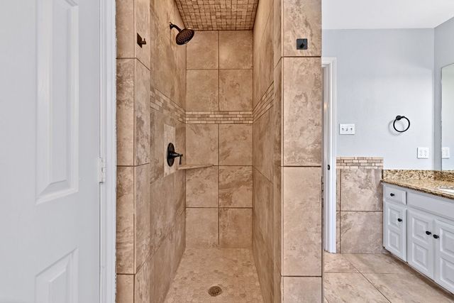 2505 Classic Court W, Bedford, TX 76021