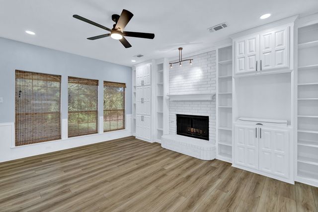 2505 Classic Court W, Bedford, TX 76021