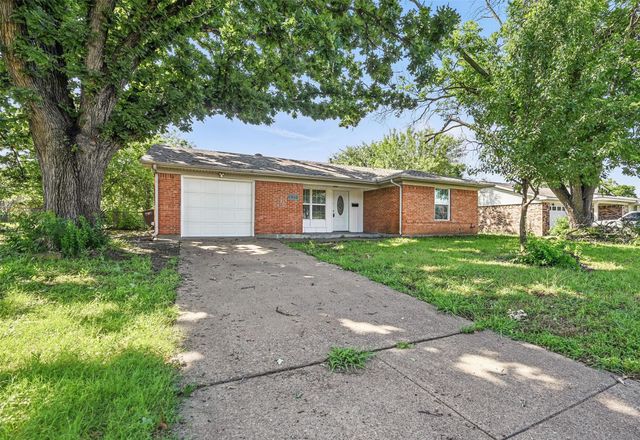 5833 Westhaven Drive, Fort Worth, TX 76132