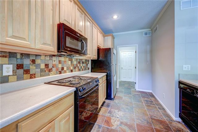 9147 Boehm Drive, Lenexa, KS 66219