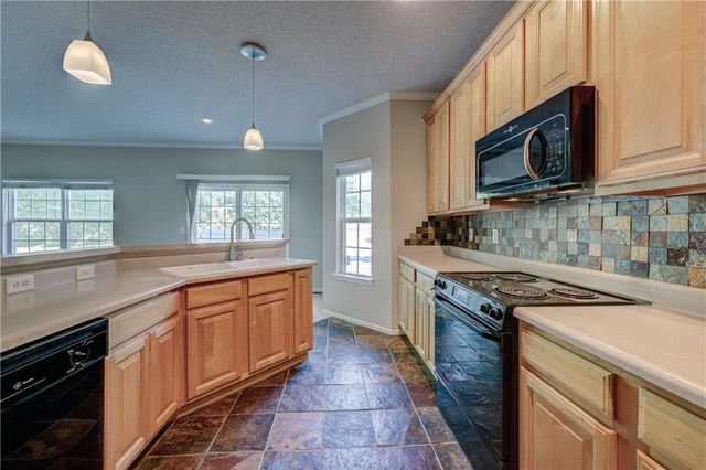 9147 Boehm Drive, Lenexa, KS 66219