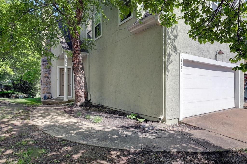 9147 Boehm Drive, Lenexa, KS 66219