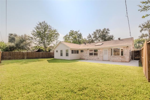 12406 Whittington Drive, Houston, TX 77077