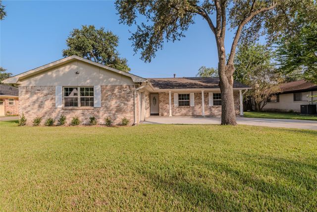 12406 Whittington Drive, Houston, TX 77077