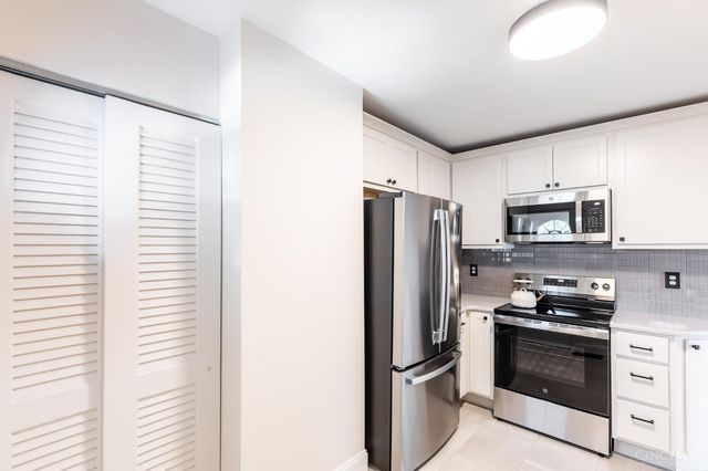 1708 De Armand Avenue, North College Hill, OH 45239