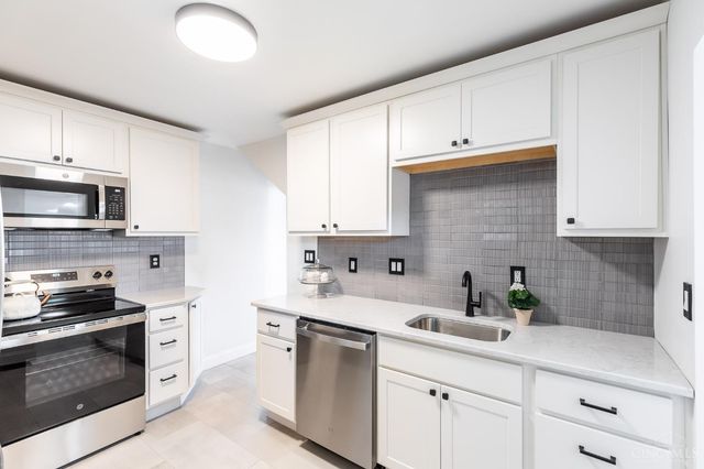 1708 De Armand Avenue, North College Hill, OH 45239