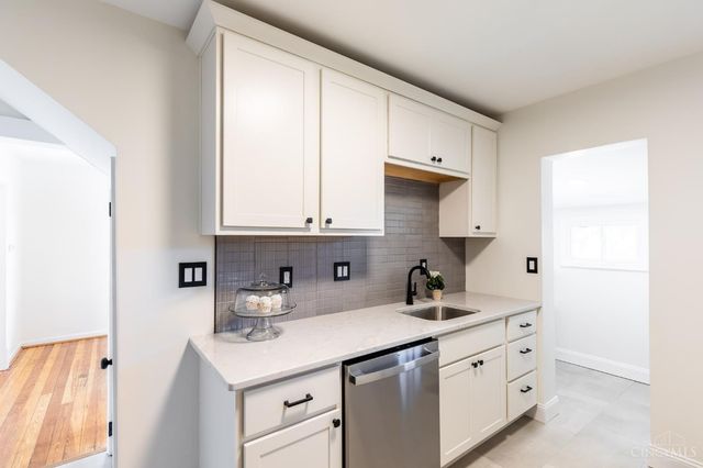 1708 De Armand Avenue, North College Hill, OH 45239