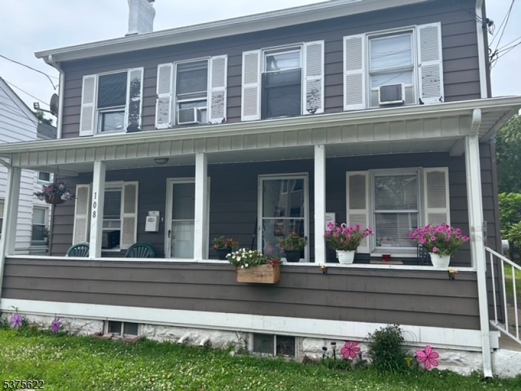 106 W Somerset St, Raritan Boro, NJ 08869