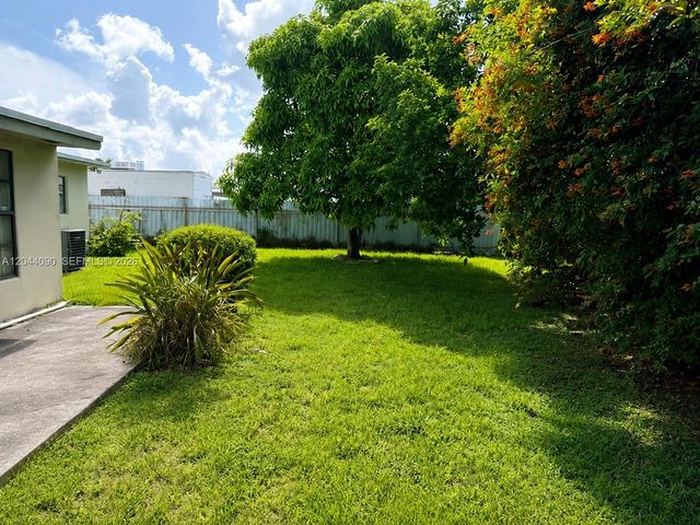 11832 SW 185th Ter, Miami, FL 33177