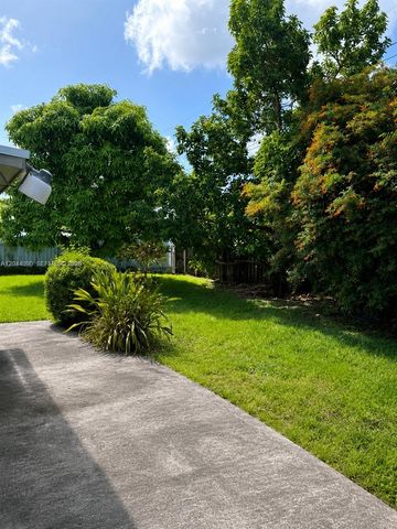 11832 SW 185th Ter, Miami, FL 33177
