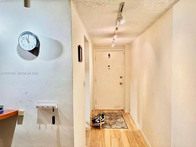 3660 NE 166th St 415, North Miami Beach, FL 33160