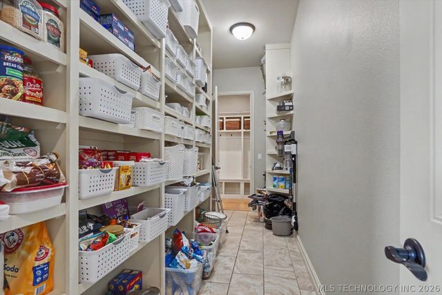 6372 N Wildwood Lane, Owasso, OK 74055