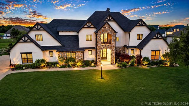 6372 N Wildwood Lane, Owasso, OK 74055