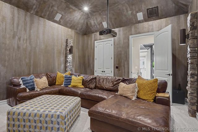 6372 N Wildwood Lane, Owasso, OK 74055